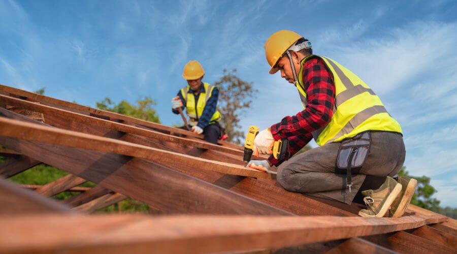 Professional Flat Roofing Installation services in Dyersville, IA